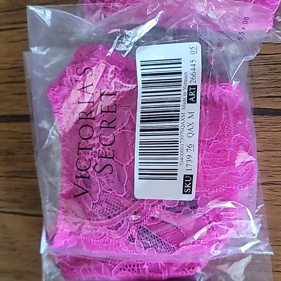 Victoria's secret shine strap bombshell Brazilian crotchless panty - Picture 6 of 8